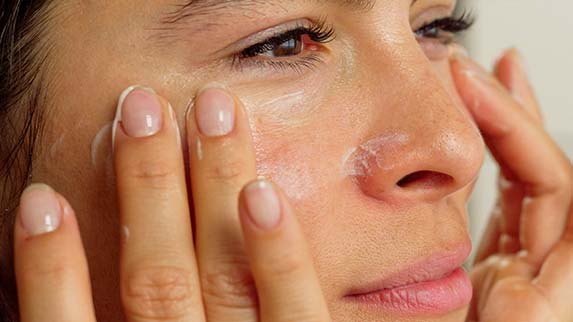 ANSIGTSPLEJE ANSIGTSPLEJE